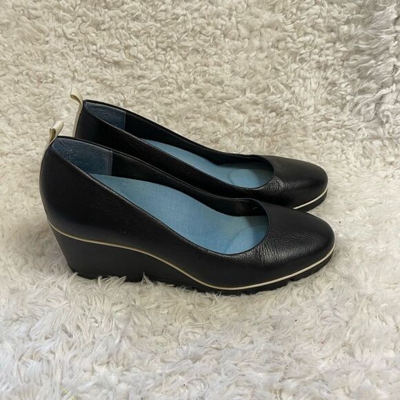 Betabrand All Weather Leather Black & White piping slip on wedge shoes SZ9 - Picture 4 of 11